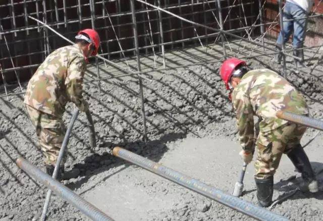 干货！资深工程师揭秘 混凝土防撞设施的施工要点与创新应用